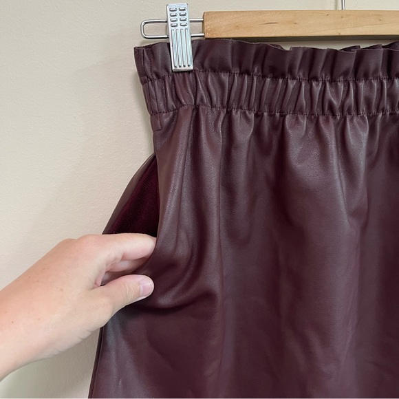 Zara Burgundy Faux Leather Paper Bag Mini Skirt - Picture 3 of 12